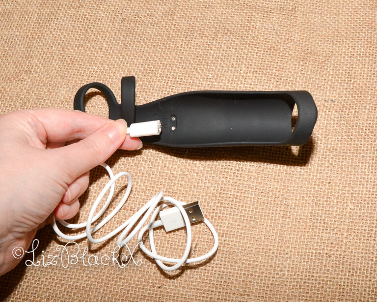 Review of The Rocketeer Vibrating Penis Enhancer Sheath Sponsored by BettysToyBox.com Copyright LizBlackX