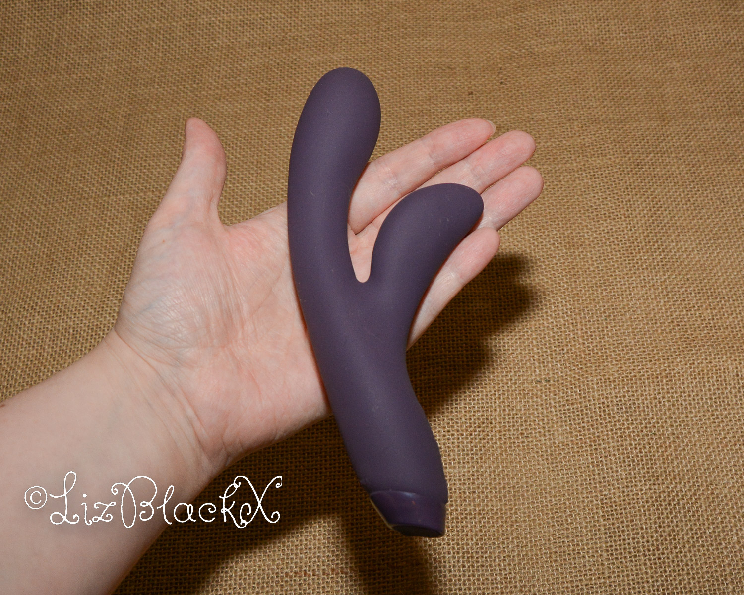Review of the Je Joue Hera Dual Stimulation Rabbit Vibrator