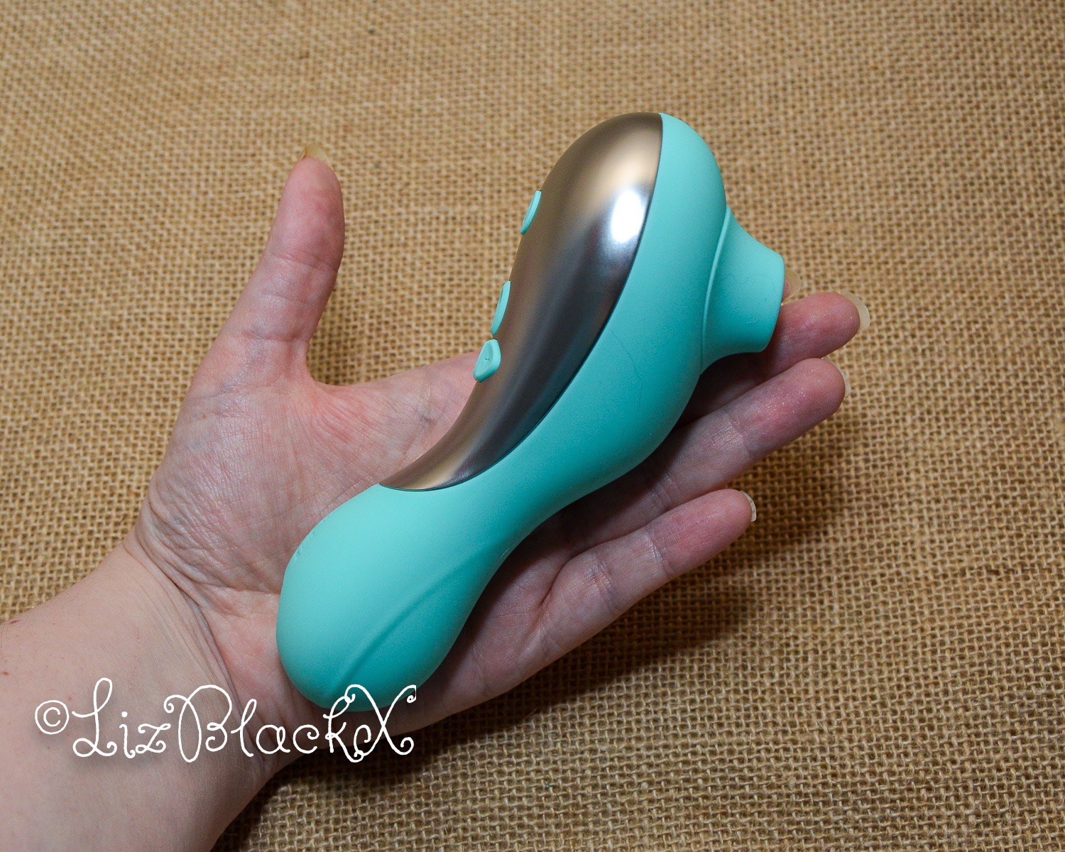 Tracy’s Dog Flowliper Vibrator Review – Innovative Features and Honest Insights