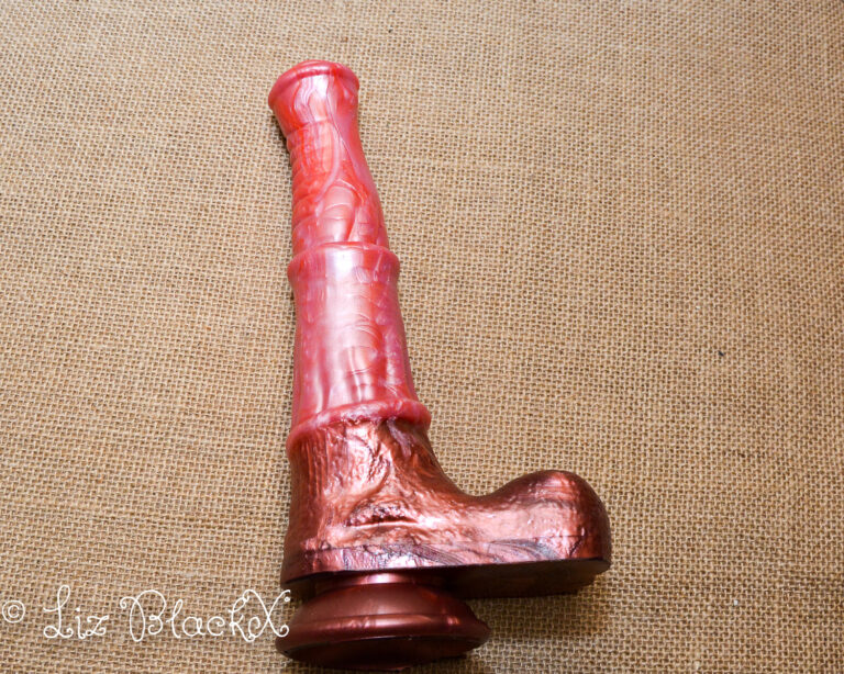 Review of the Laphwing Monster Dildo Copyright Liz BlackX