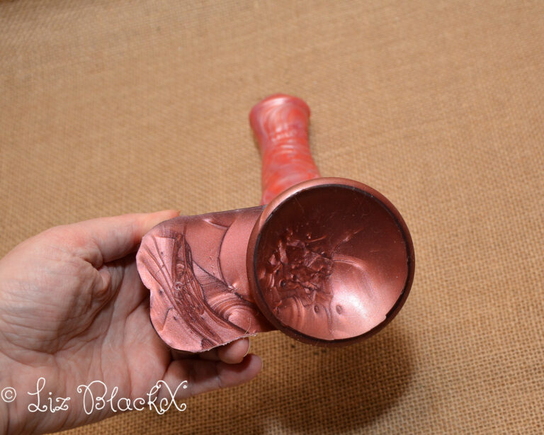 Review of the Laphwing Monster Dildo Copyright Liz BlackX