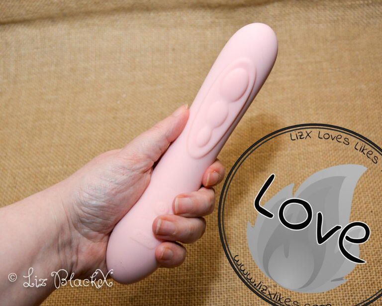 Kiiroo Pearl 3 Vibrator Review: Remote Play & Video Sync Make It Unstoppable Copyright Liz BlackX