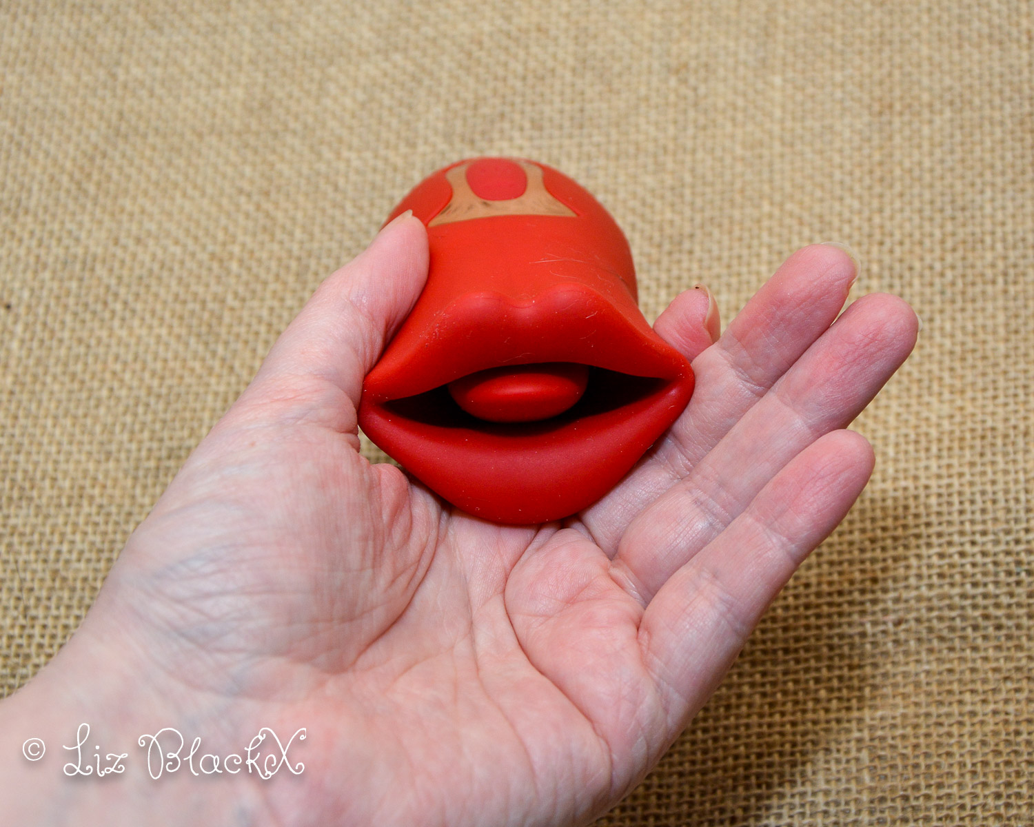 Licking & Sucking Vibrator from Inyarose – A Giggle-Inducing Orgasmic Experience